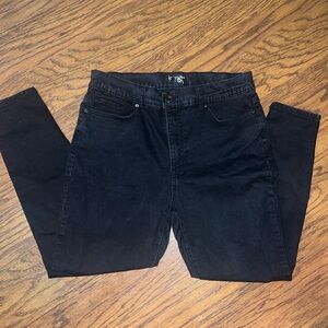 Women’s Black Skinny Jeans